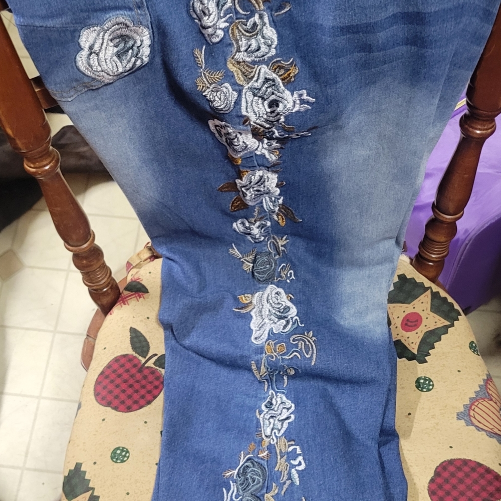 Jeans - Picture 4 of 5